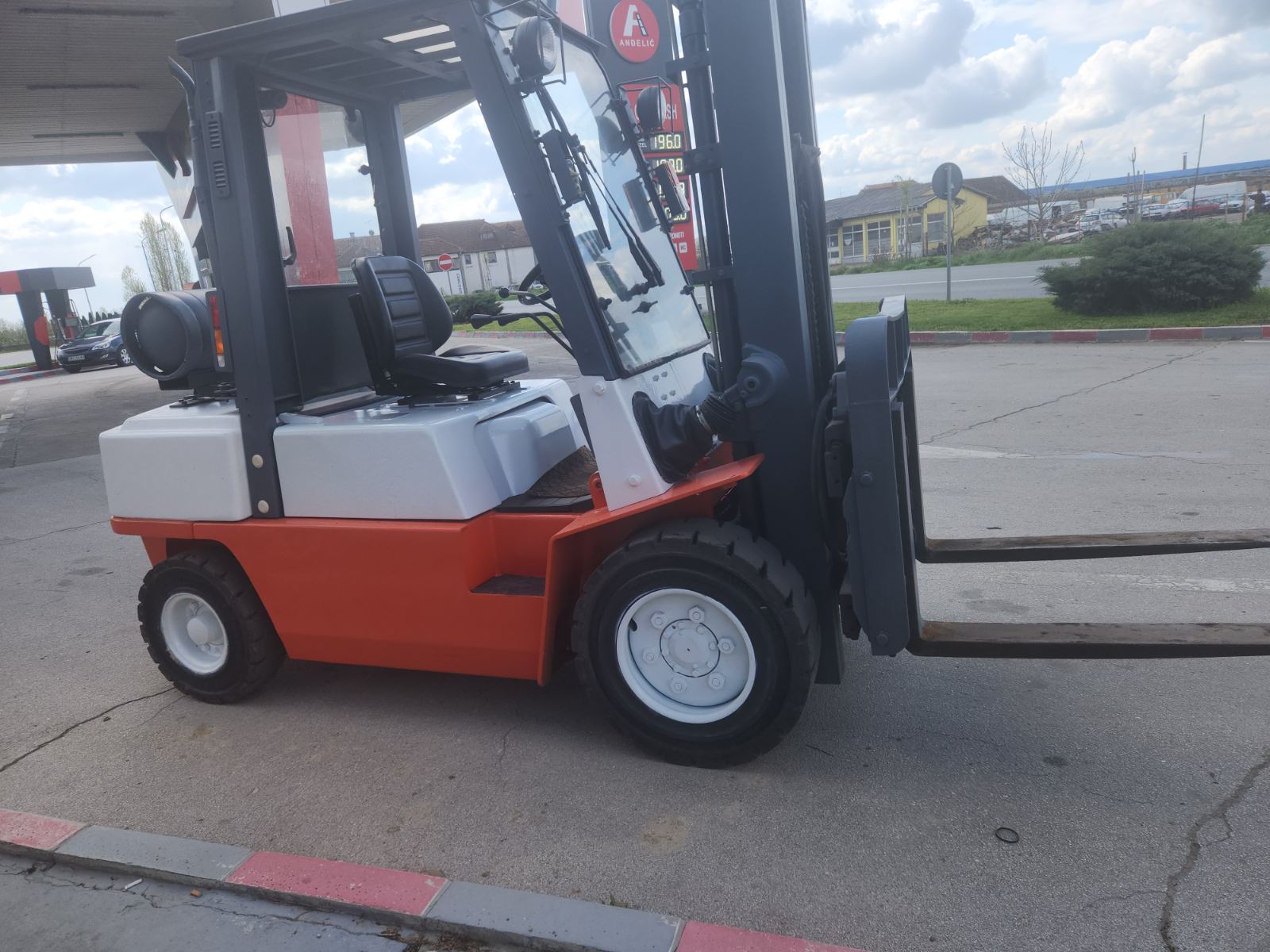 Nissan UGJ02A-30U